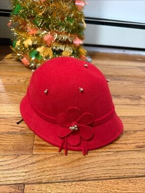 Girls' Red Felt Flower Cloche Hat with Pearl Accent